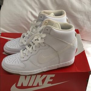 Nike Dunk Sky Hi Essential